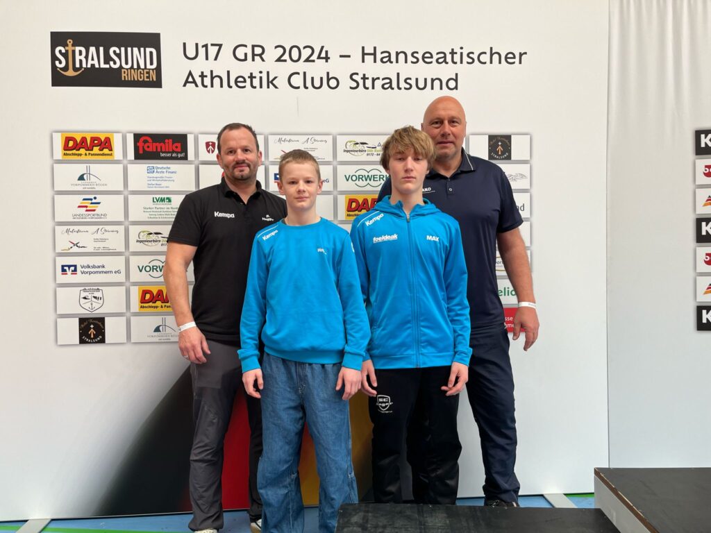 Das Angerer Team in Stralsund: (von links) Reiner Hogger, Jakob Hogger, Maximilian Hinterstoißer und Raymund Edfelder ((C) Reiner Hogger).