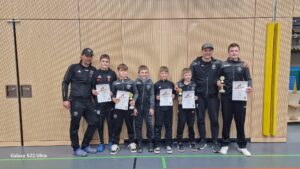 Die Angerer Ringer und Trainer nach der Siegerehrung ((C) Nina Koch).